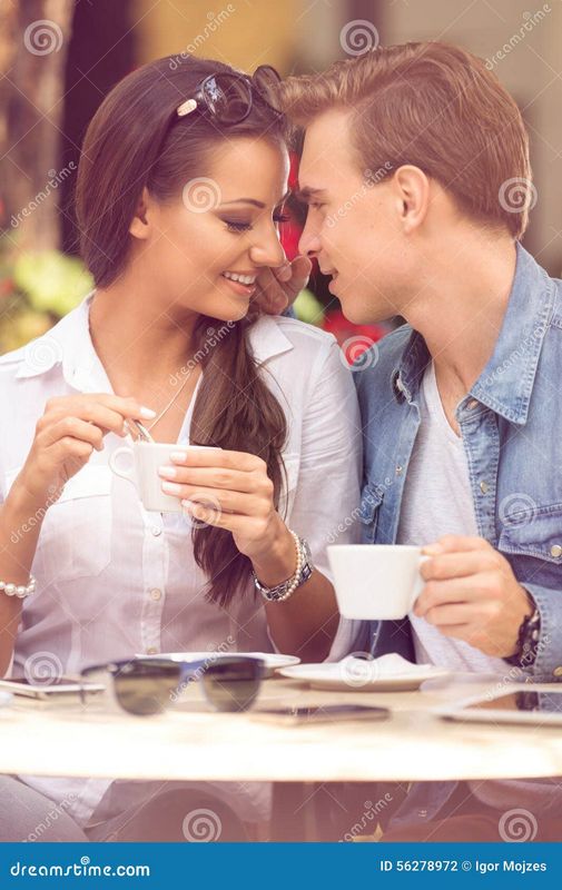 Sites For Finding Major Relationships, According To Therapists